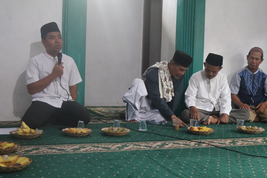 Momentum Isra Mi'raj di Masjid Nurul Hidayah Dusun Cimarega RW. 07, Warga Didorong Perkuat Gotong Royong dan Pembangunan Desa