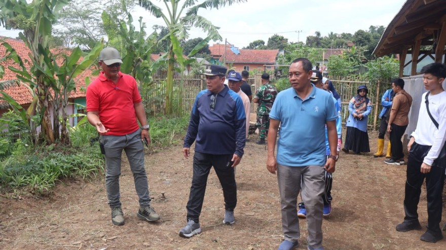 PJ Bupati Sumedang Tinjau Kesiapan Hari Desa Nasional di Desa Cibeureum Kulon