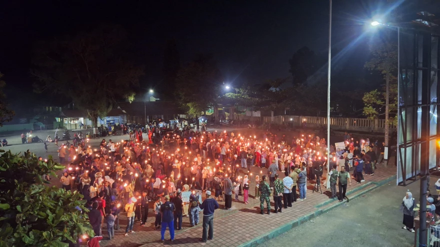 Cahaya Obor Sambut Tahun Baru Islam, Pawai Keberkahan Warnai Malam 1 Muharram di Cibeureum Kulon